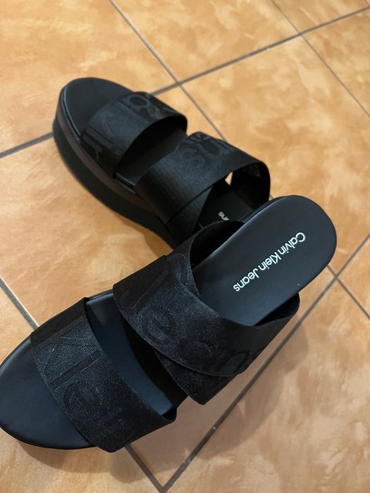 Papuci:Calvin Klein Jeans,marimea 39,pret 300 de lei