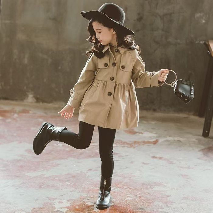 Yosh qizlarimiz uchun plash trench sotiladi