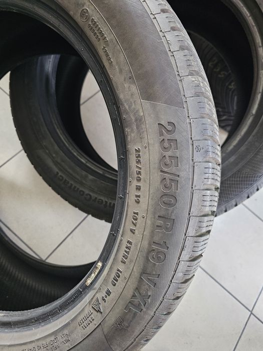 255/50R19 M+S Continental