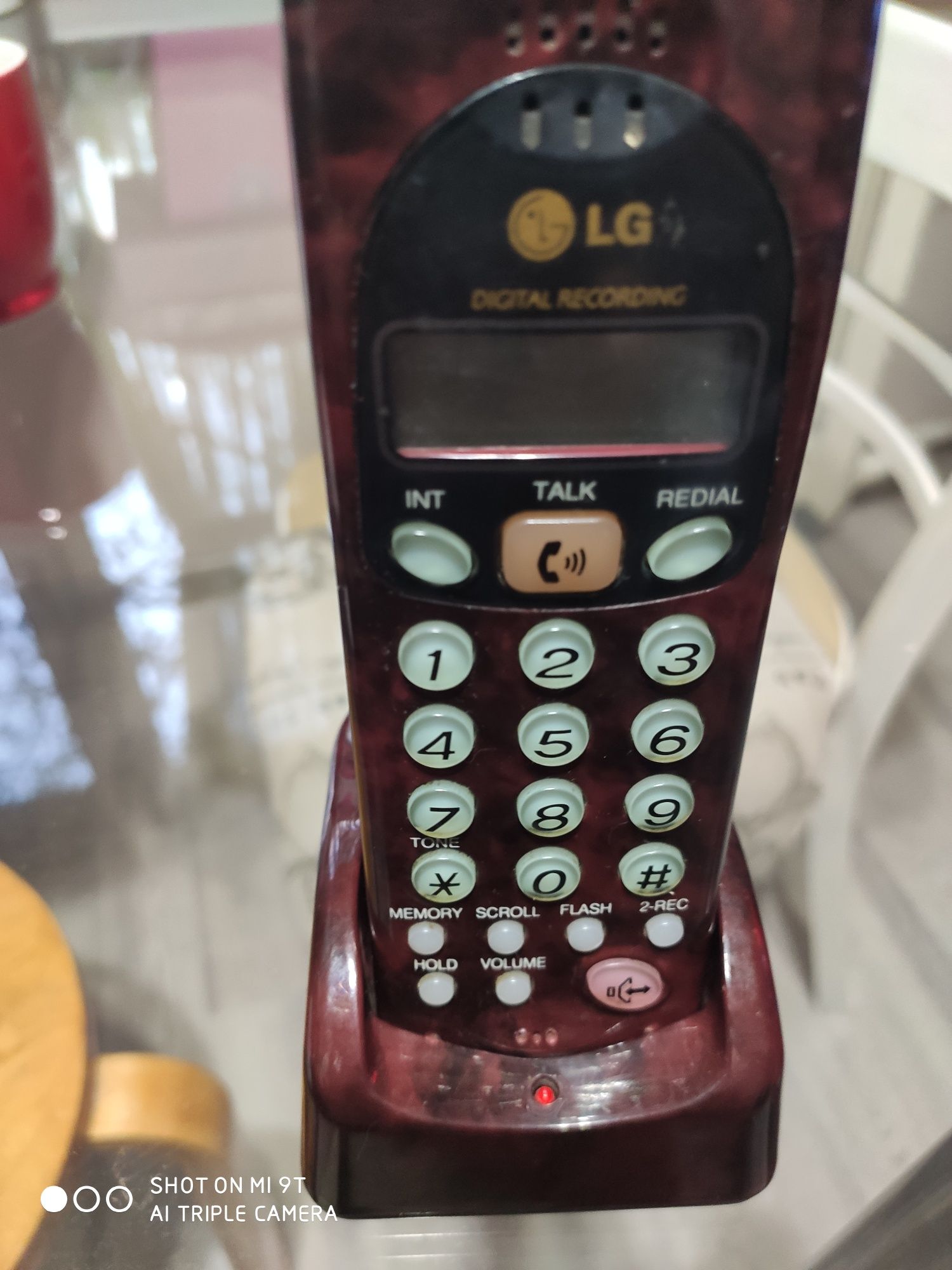 Телефон LG продам