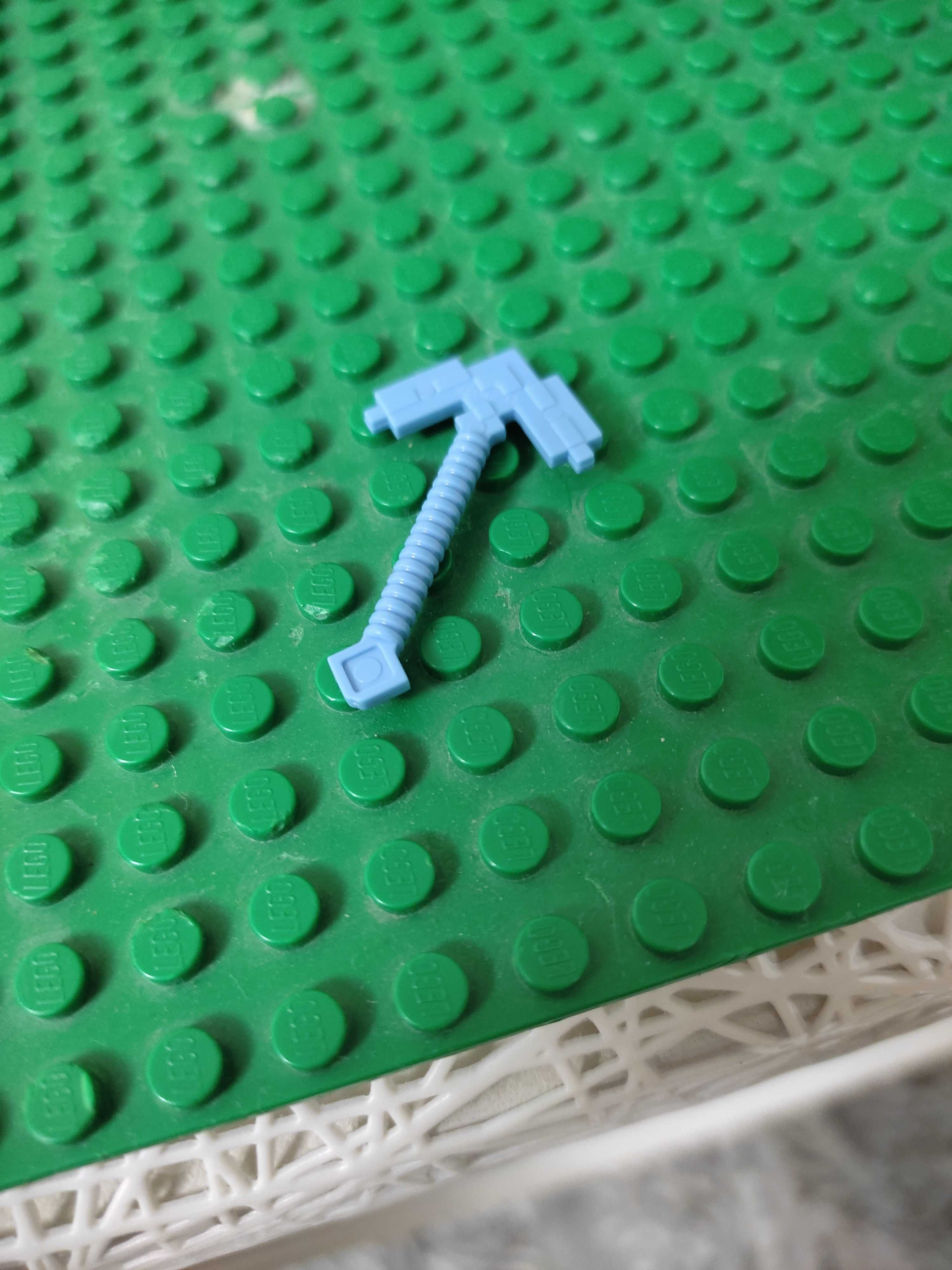 Lego maynkraft odamchasi korkasi bilan