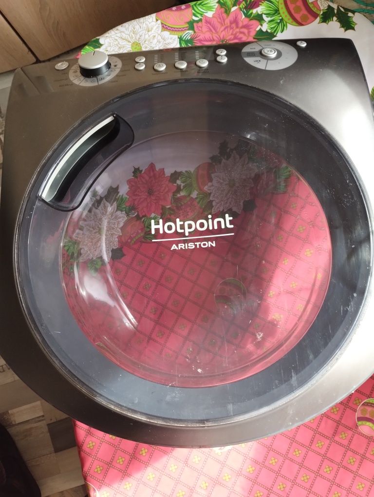 Продавам врата на пералня Hotpoint
