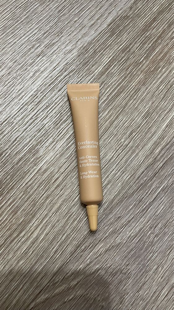 everlasting concealer clarins