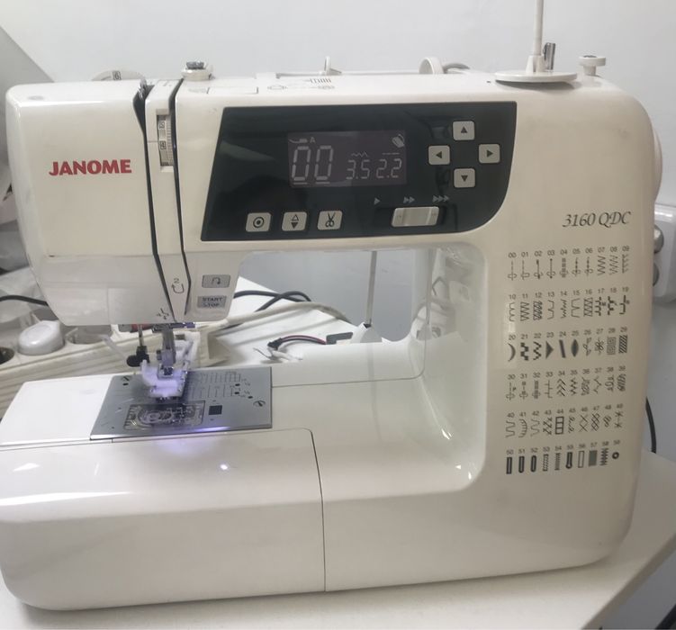 Продам швейную машинку в отличном состоянии