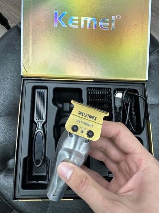 Kemei km 3023 тример с babyliss ножове