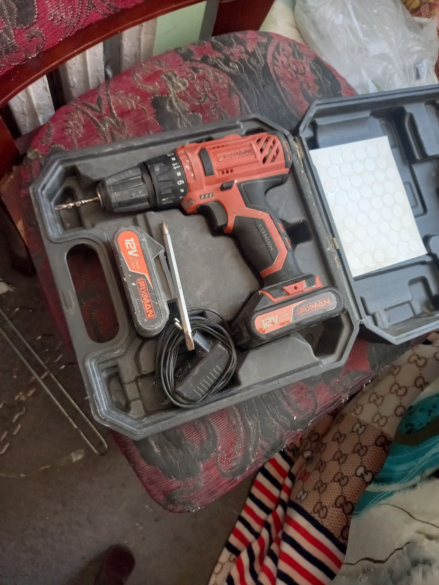 Шурупаверт 12в фирма FIXMAN