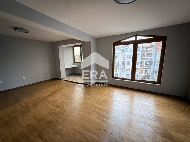 Продава се Двустаен апартамент в Варна, Гранд Мол Варна - 64 кв.м за 2105 €/кв.м - Снимка #3