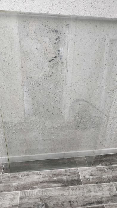 Окна и стекло от балкона,