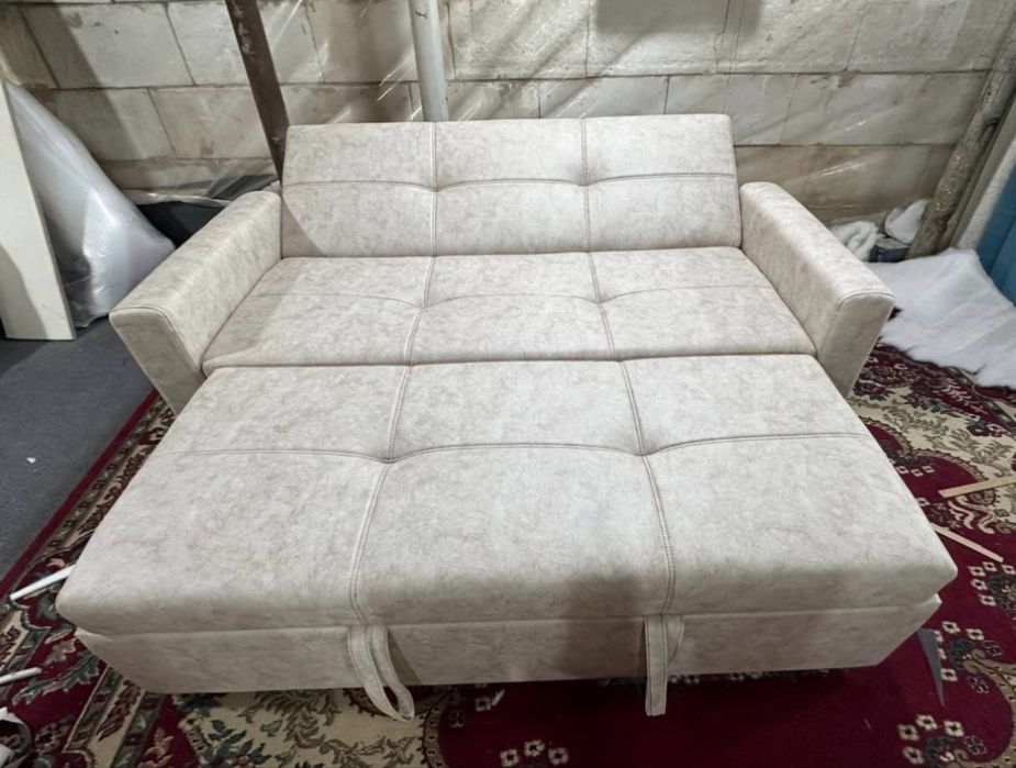 Новый диван. Спальное место 160*190 см.