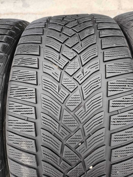 SET 4 Anvelope Iarna 275/40 R22 GOODYEAR Ultragrip Performance + 107V