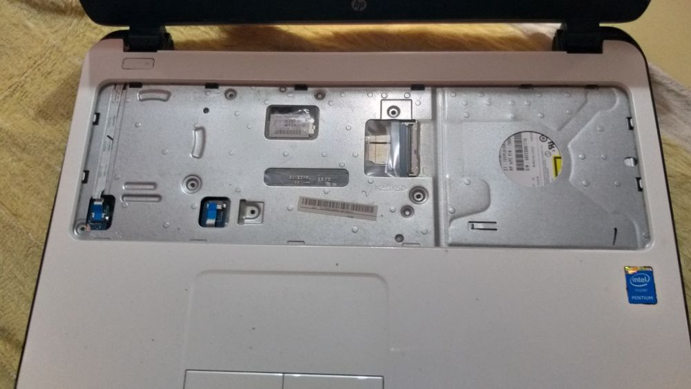 Лаптоп hp 15-r255nu За часи изгорял процесор