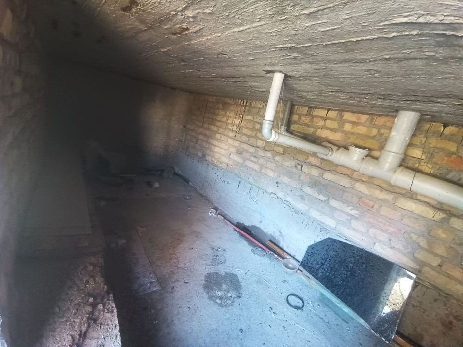 Квадрати 5500минг сомдан.Офисга мулжалланган нотурар обект