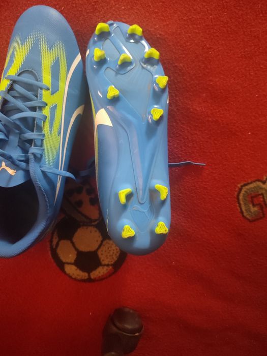 Ghete de fotbal puma