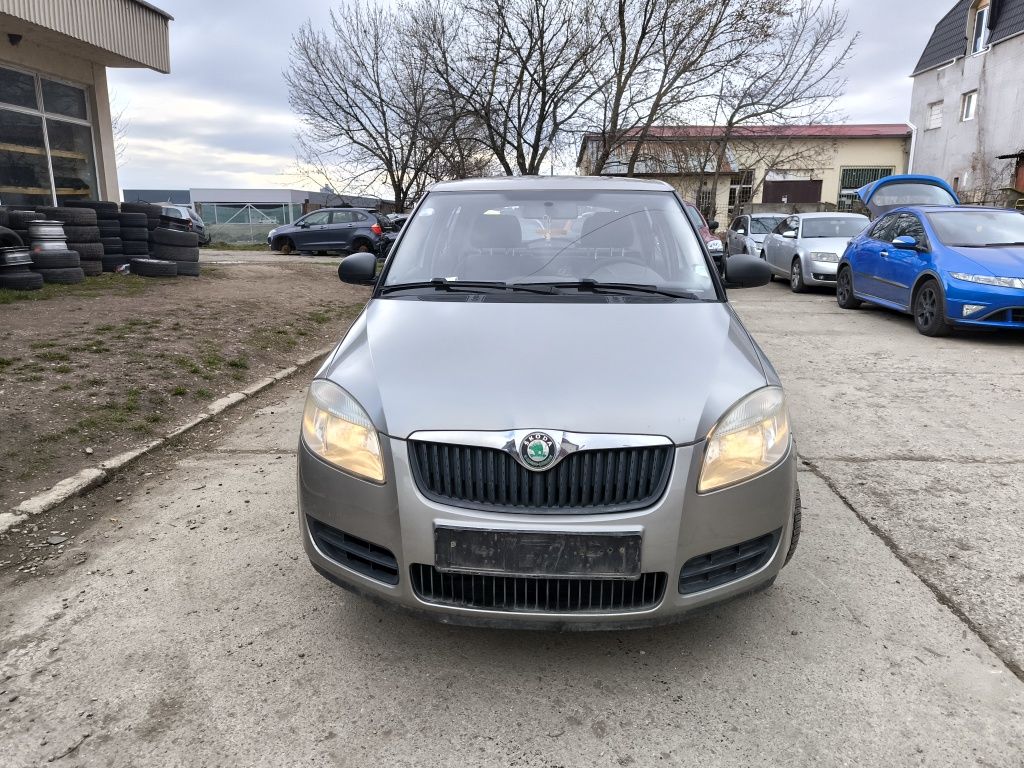 Dezmembrez Skoda Fabia 2