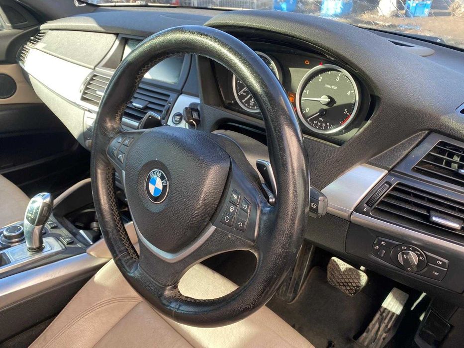 Dezmembrez bmw x6 e71 4.0D 306 cp n57d30B/bara x6/capota/far/aripa/