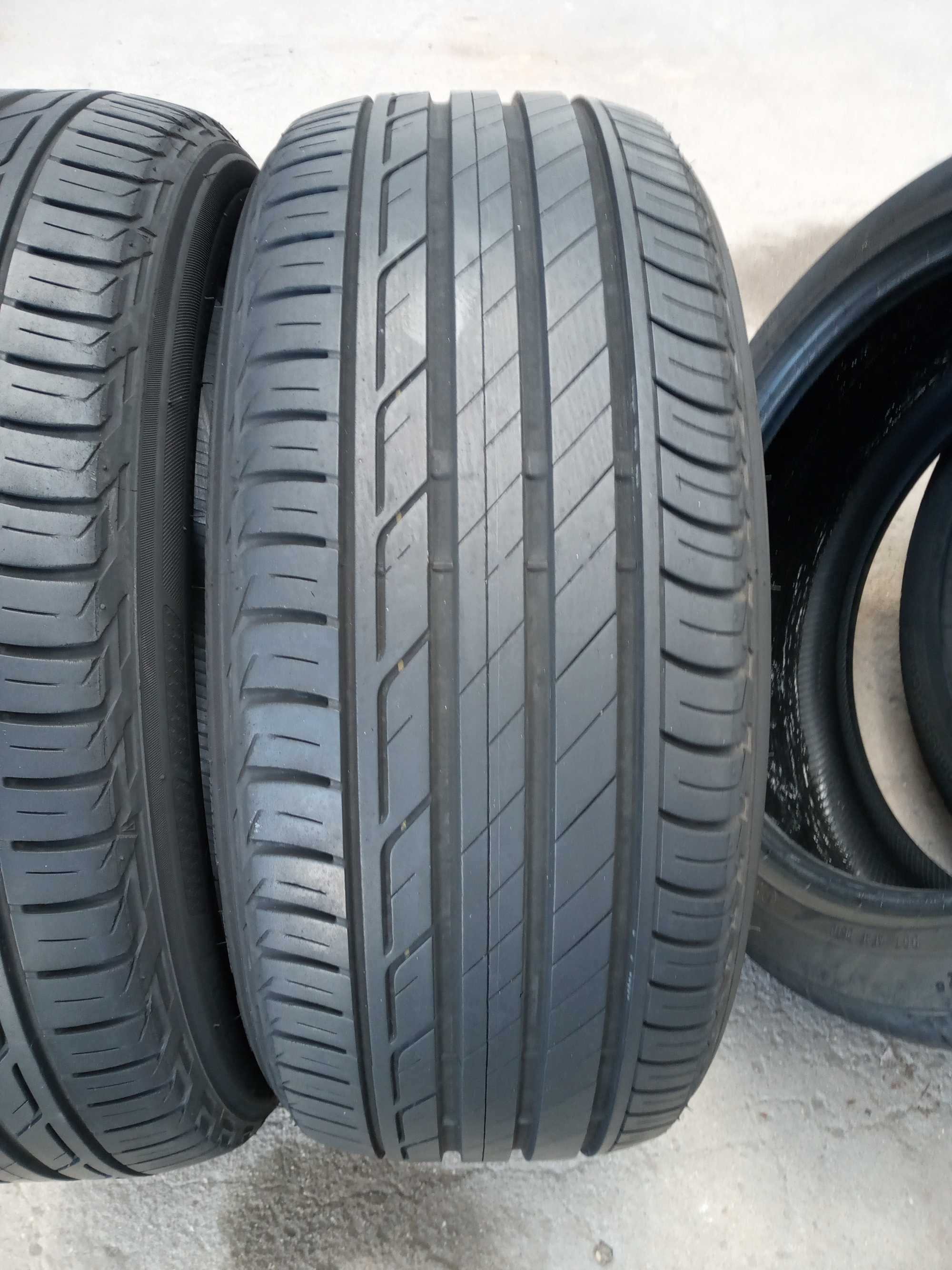 2 летни гуми R18 215/50 Bridgestone Turanza T001 92W с борд