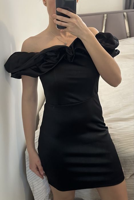 Черна къса рокля