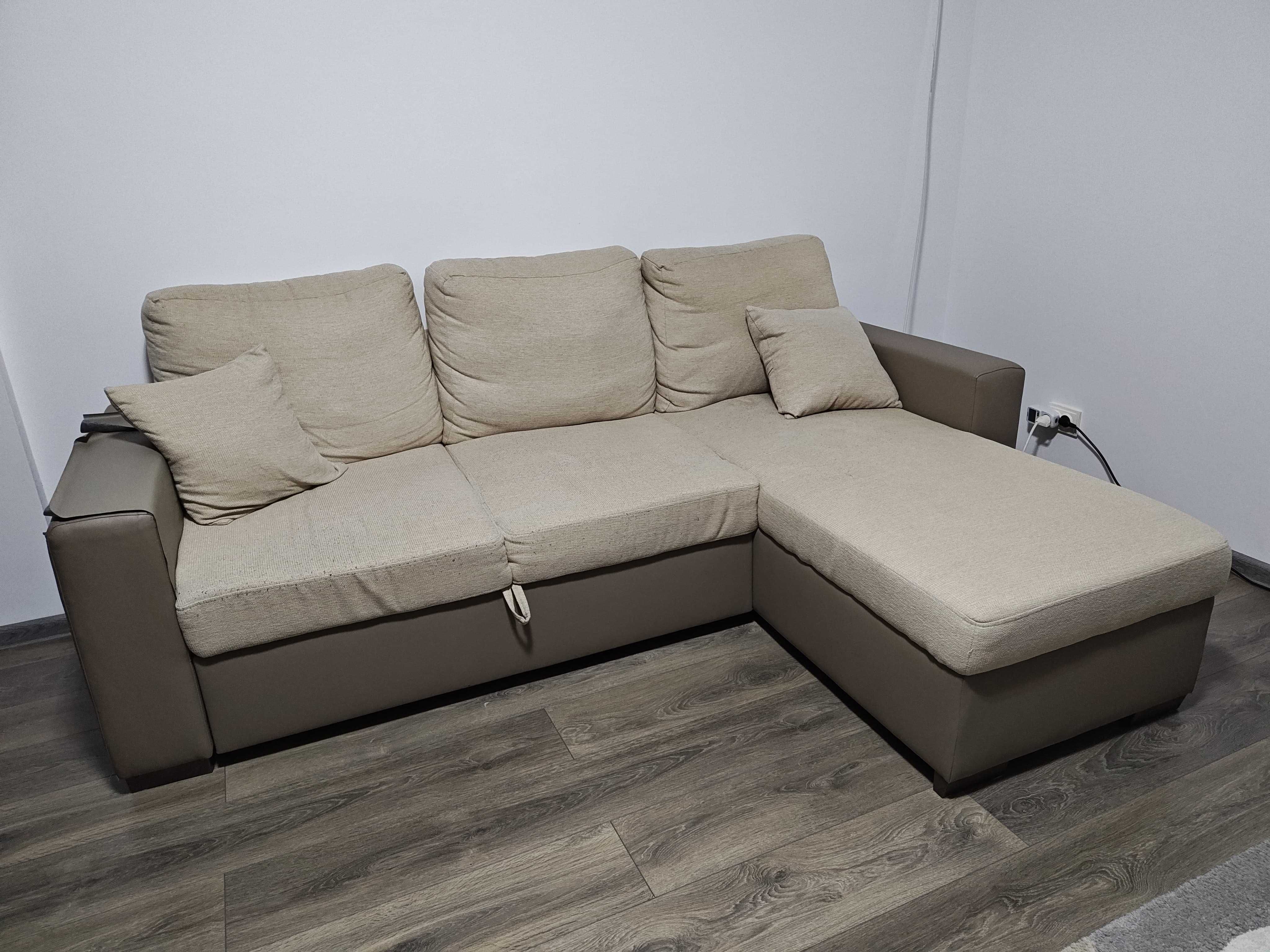 Coltar Extensibil 2,40 m cu Lada; Canapea; Pat cu Saltea 205x140 cm
