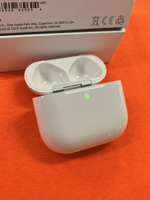 Кейс Airpods 4 оригинал