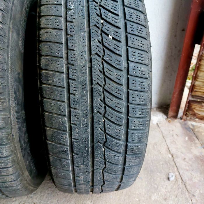 Зимни Гуми SUV 215/65/16