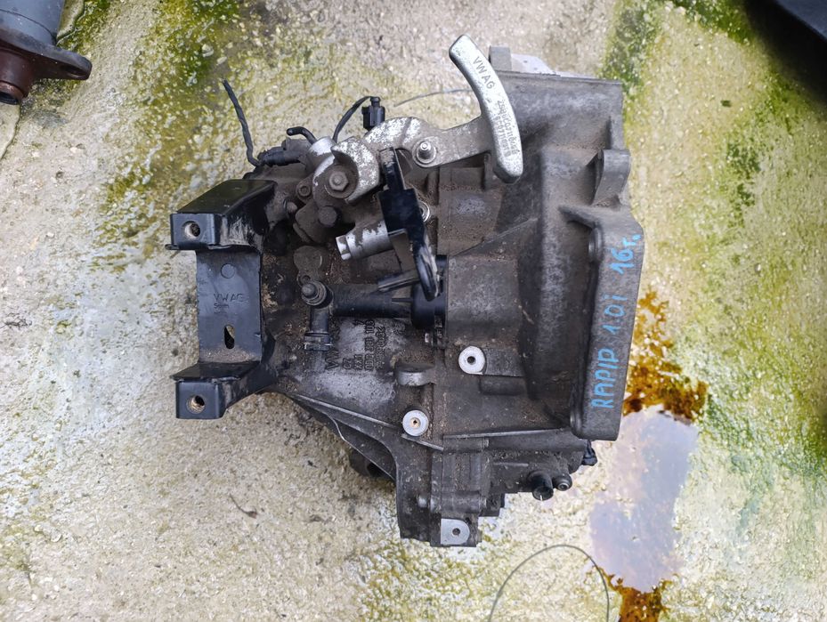 Скоростна кутия за VW Поло, Рапид, А1 -  1.0I - 0DQ301103A