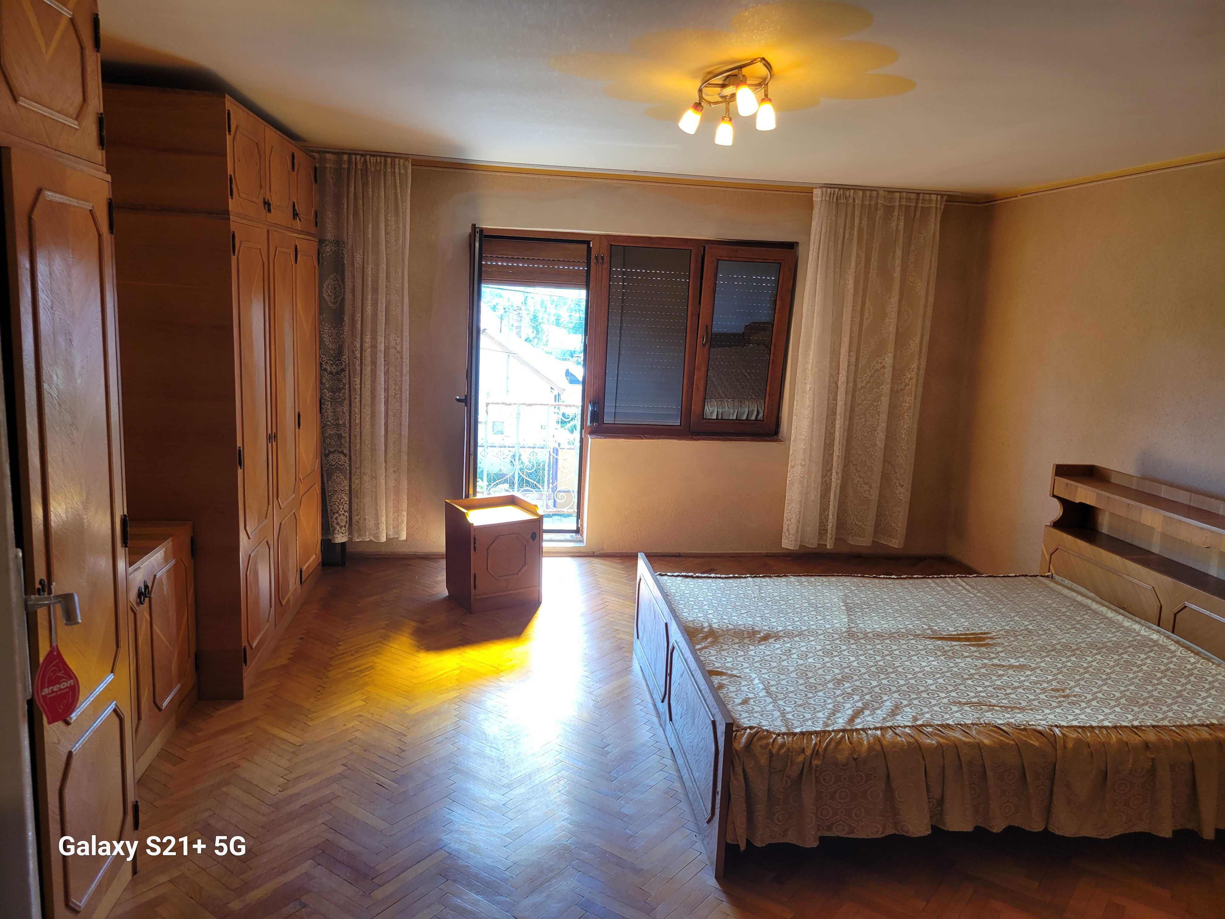 casa cu teren de vanzare