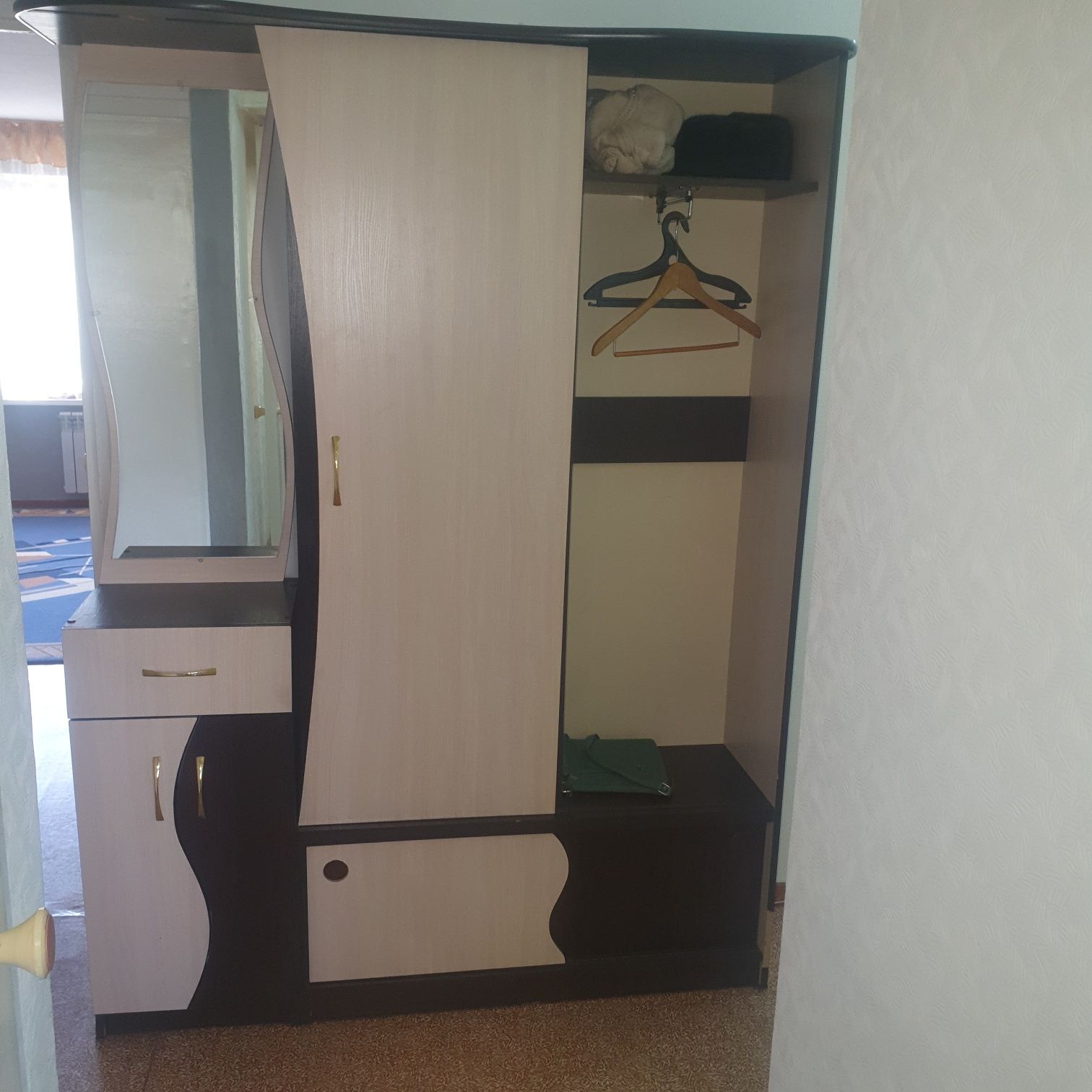 Продам прихожку в отлично  состояние