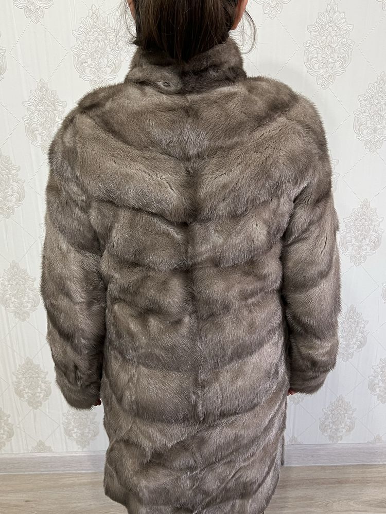 продаю зимнюю норковую шубу