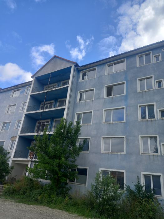 Vând bloc în Petrosani str Independentei nr 37