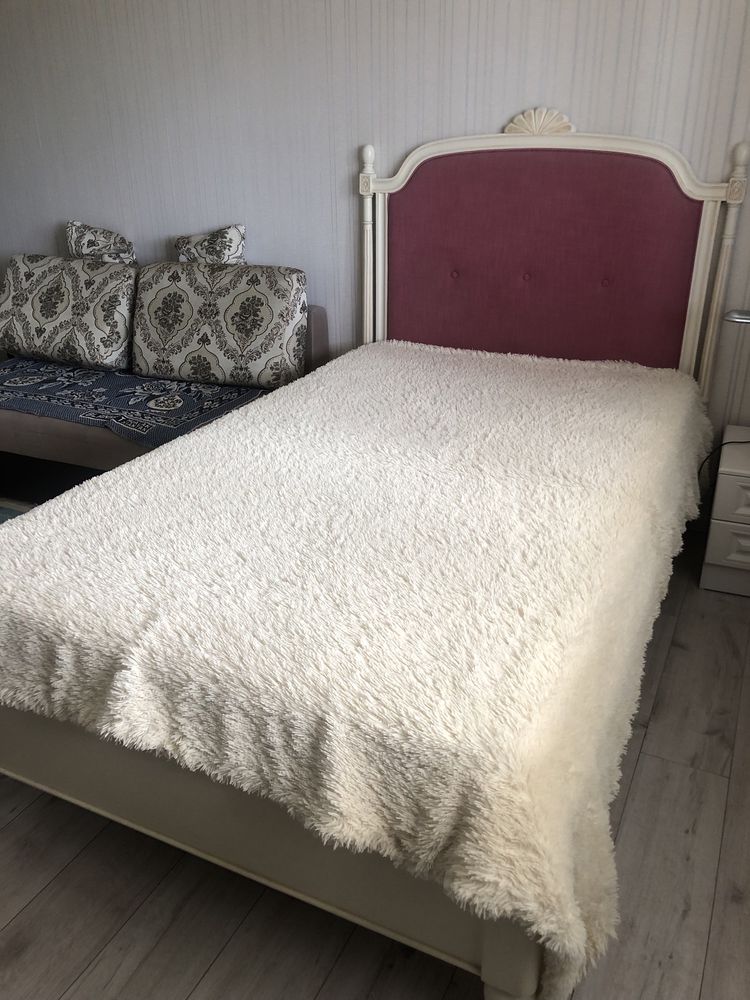 Кровать с матрассом