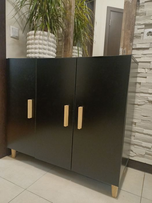 Скрин  - черен с дърво бук