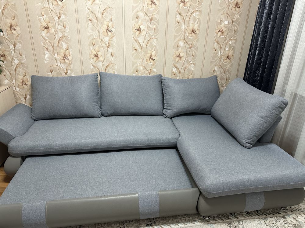 Продам угловой диван в отличном состаянии