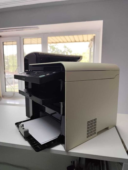 Canon i-sensys MF4570 принтер МФУ 3в1 лазерный в отличном состояние