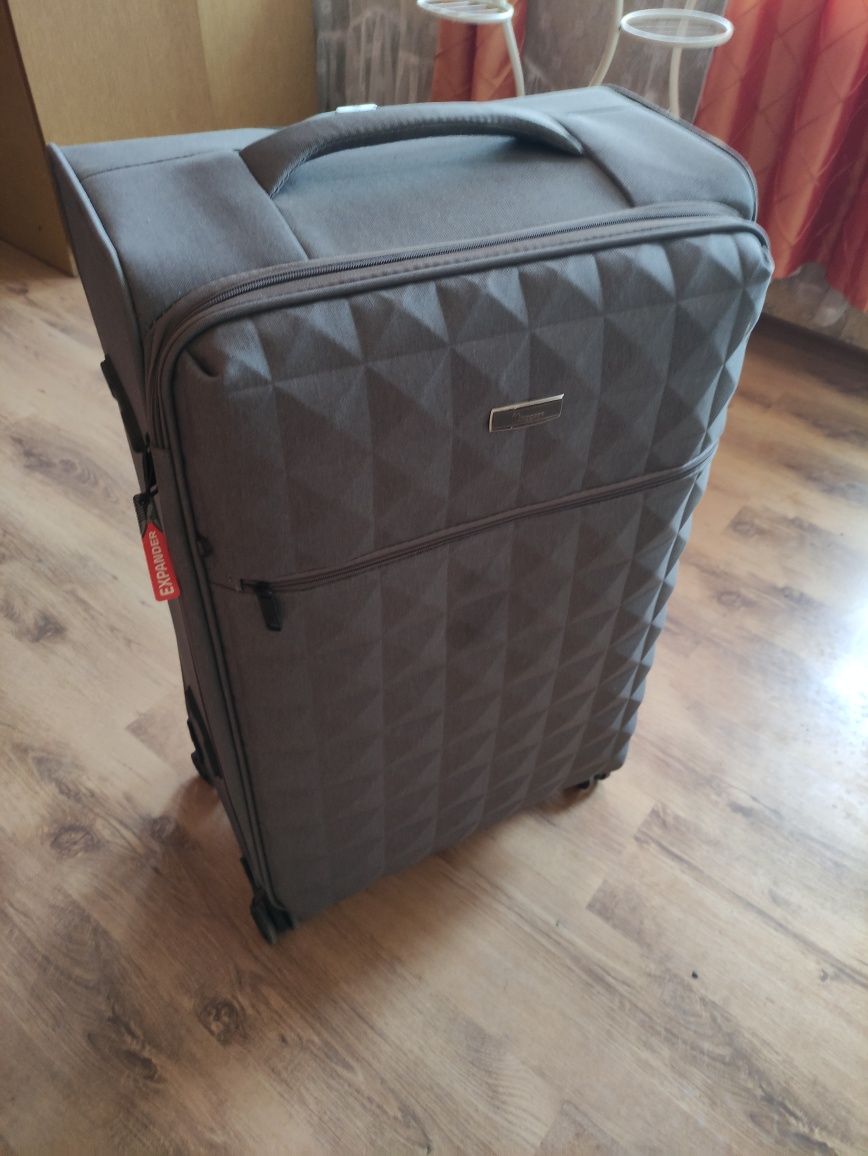 Куфар унисекс за пътуване