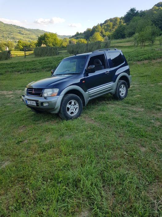 Dezmembrez Mitsubishi pajero mk3 motor 3.2 cutie automată