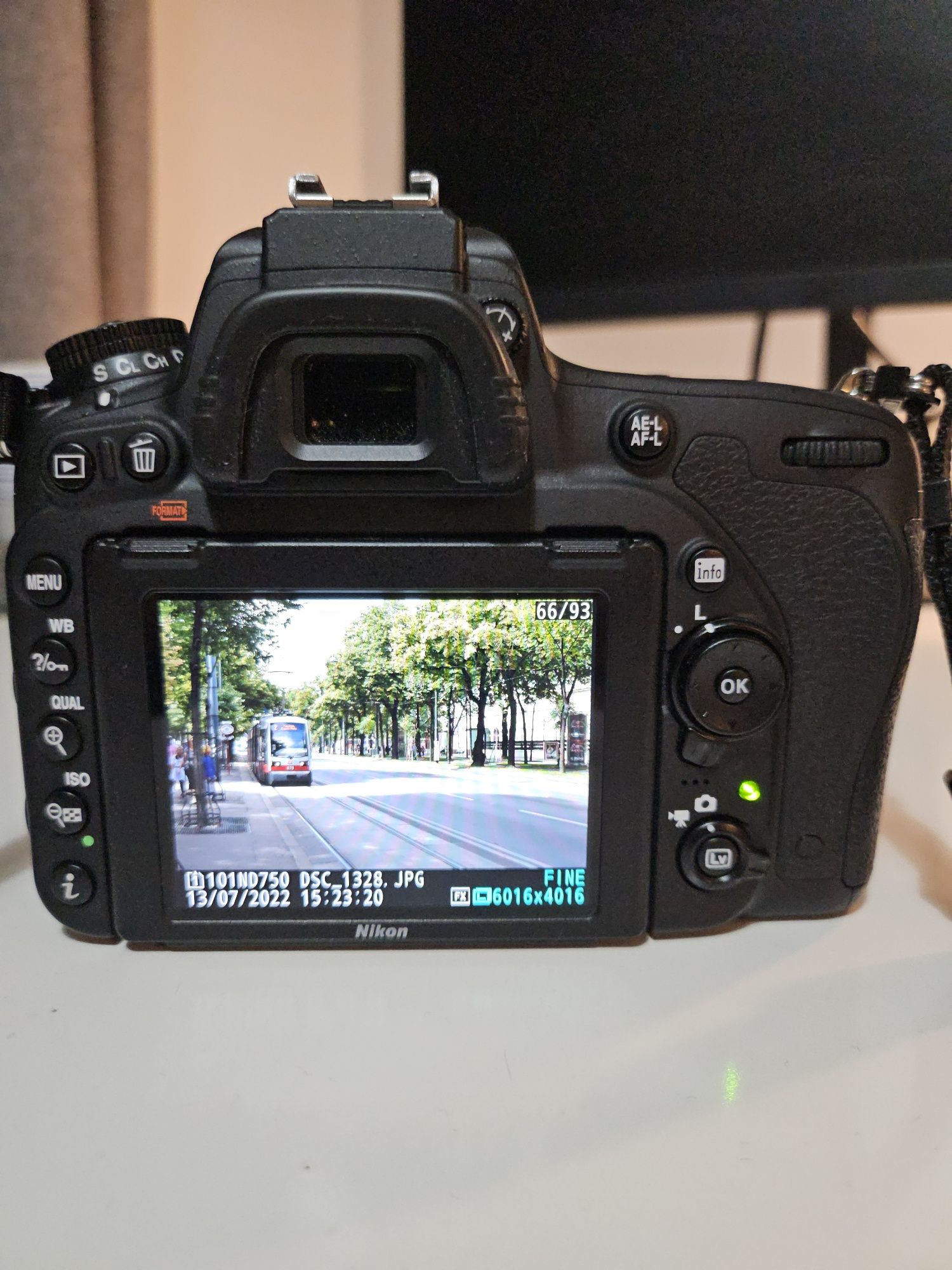 Nikon D750 cu obiectiv 50mm