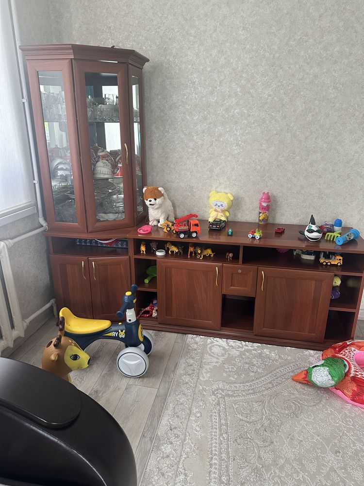 Продам сервант горка
