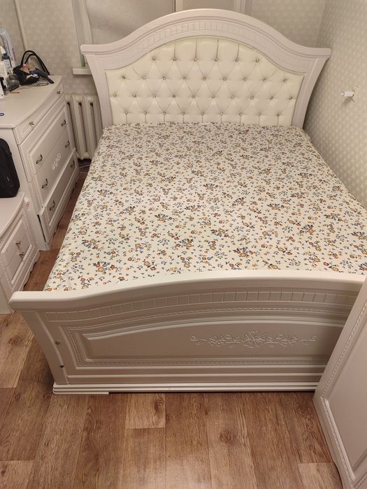 Продам двухспальную кровать