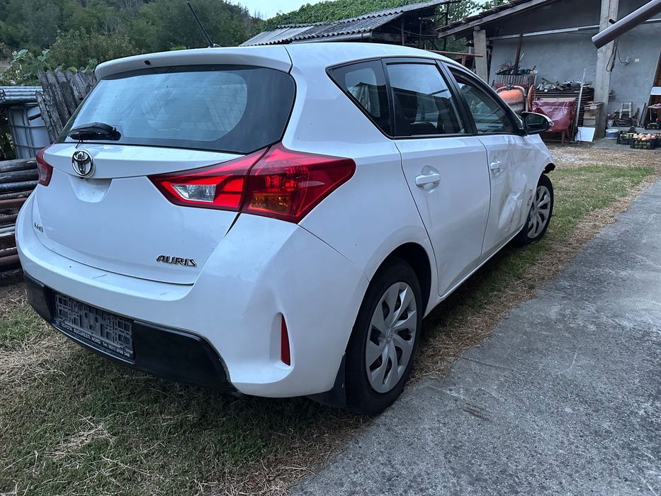 Vând Toyota Auris