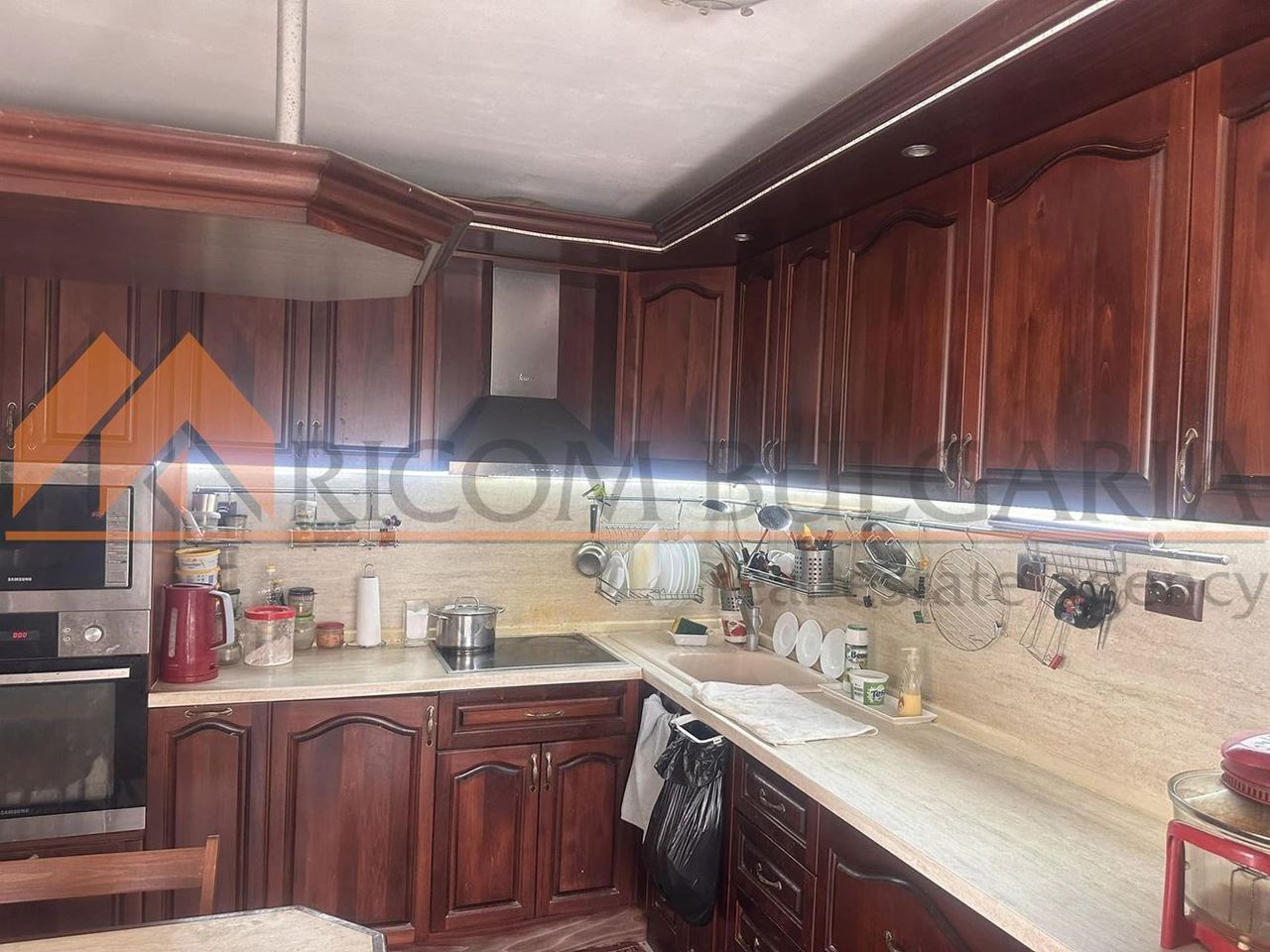 Продава се Къща в с. Кичево, Област Варна - 210 кв.м за 1262 €/кв.м - Снимка #2