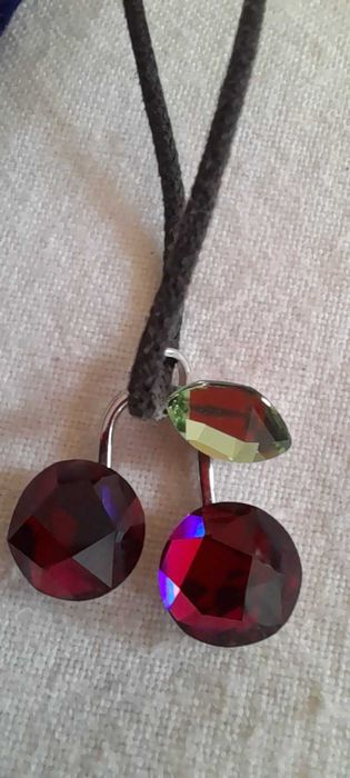 Colier Swarovski cu cirese sau mar  in cristal masiv