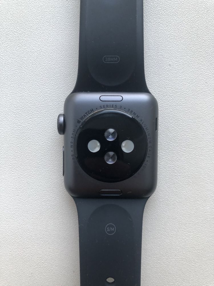 Продам Apple Watch series 3 38mm