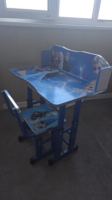 Детская парта для девочки