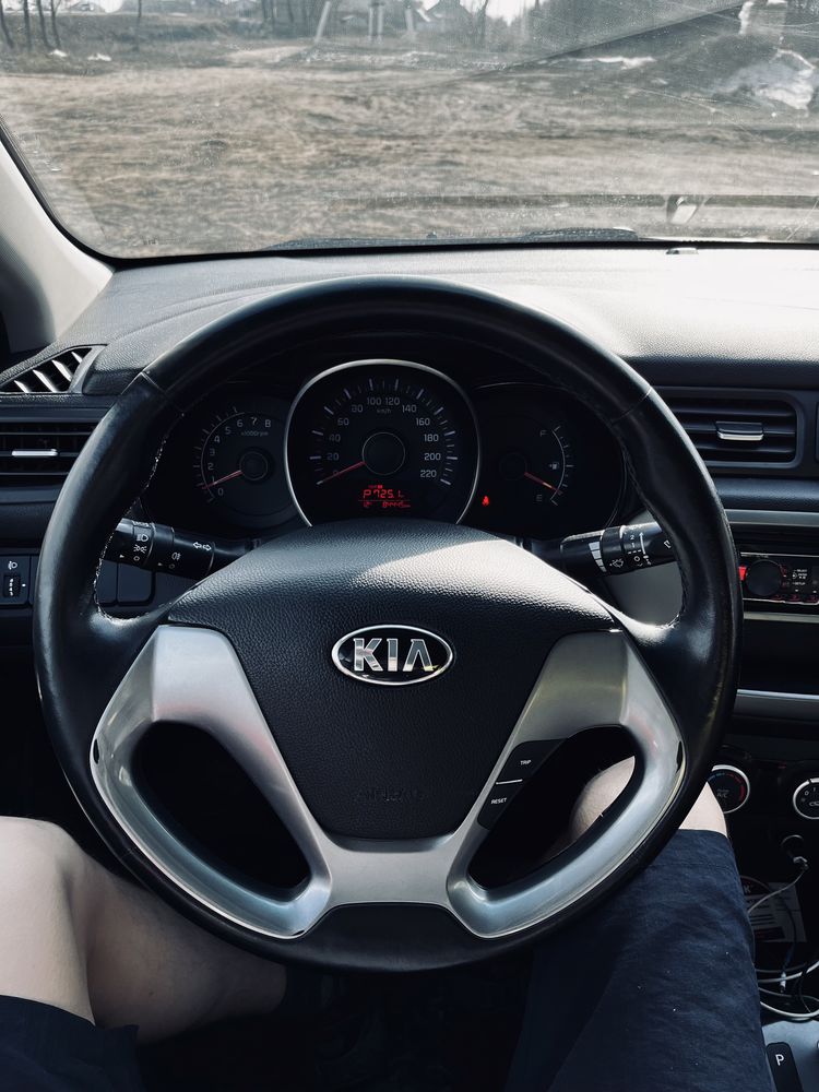 Продается Kia Rio 2015 года