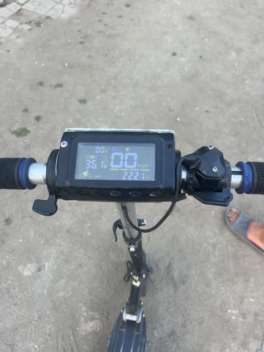 Trotinetă electrică Kugo 1