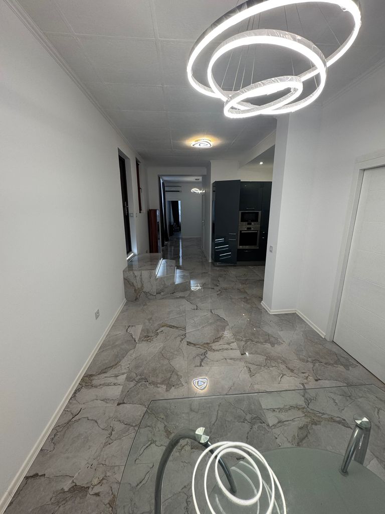Продава се Тристаен апартамент в с. Бистрица, Област София-град - 129 кв.м за 2318 €/кв.м - Снимка #4