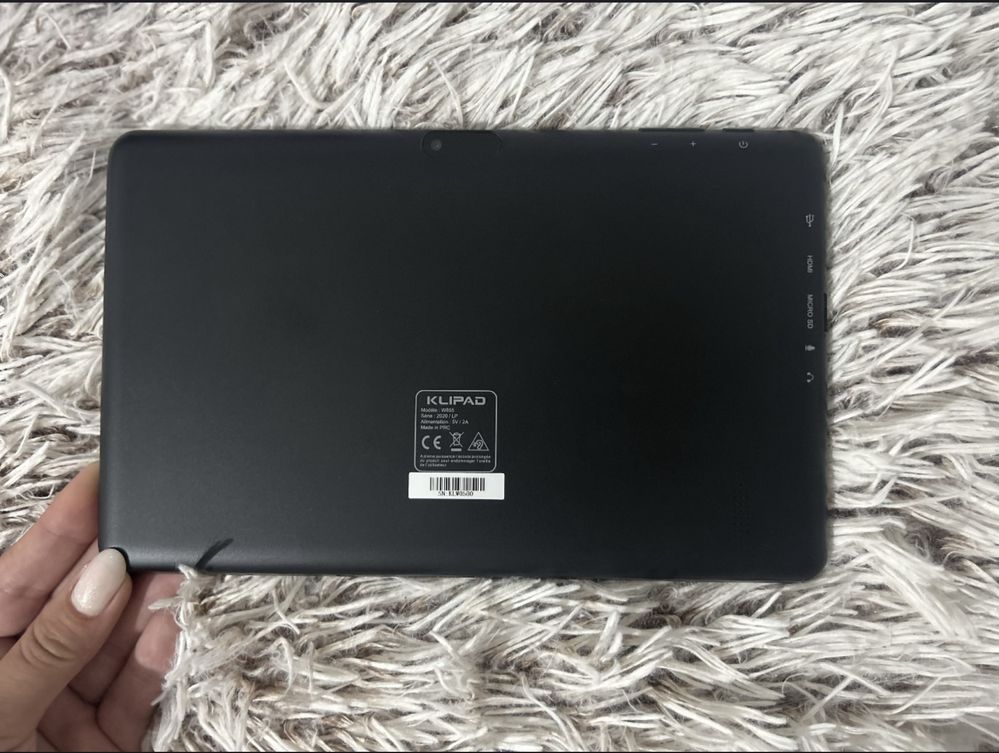 Таблет KLIPAD 2-in-1 с клавиатура и калъф