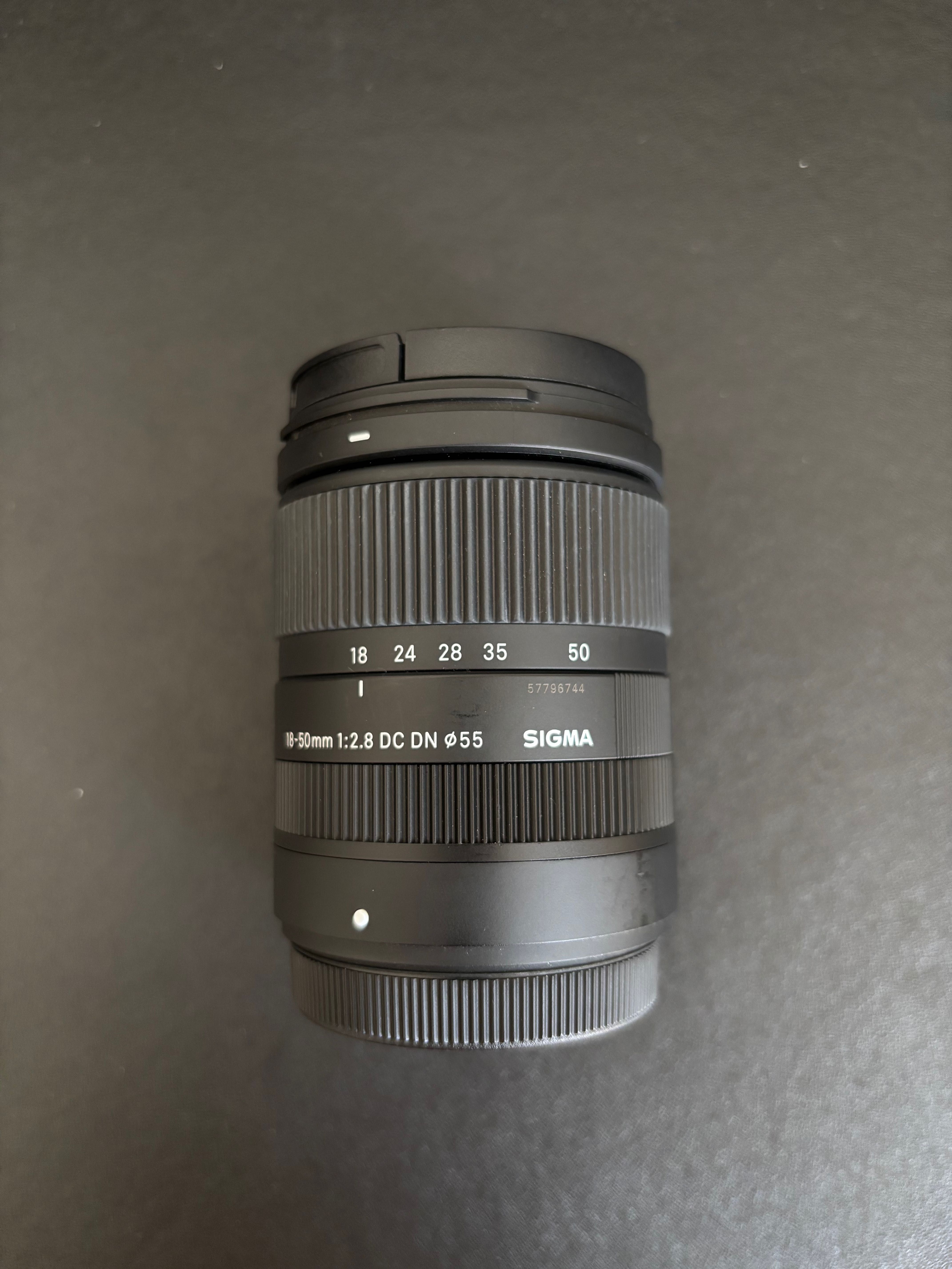 Обектив Sigma 18-50mm f/2.8 DC DN Contemporary - Fujifilm X