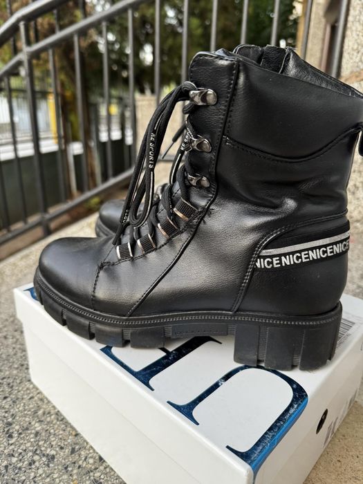 Черни зимни боти