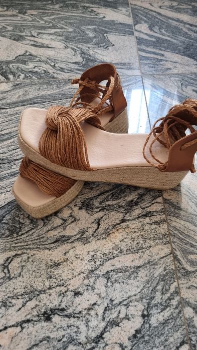 Sandale superbe cu platforma